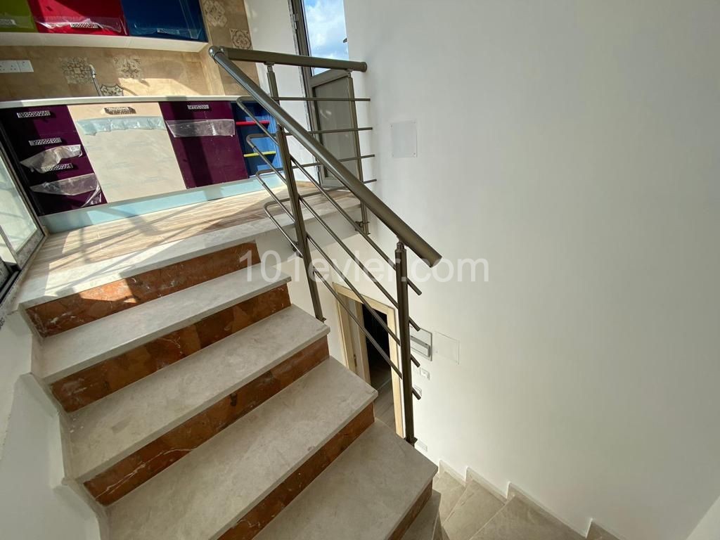 Haus Zum Verkauf In Kyrenia Karaoglanoglu 3 1 ** 