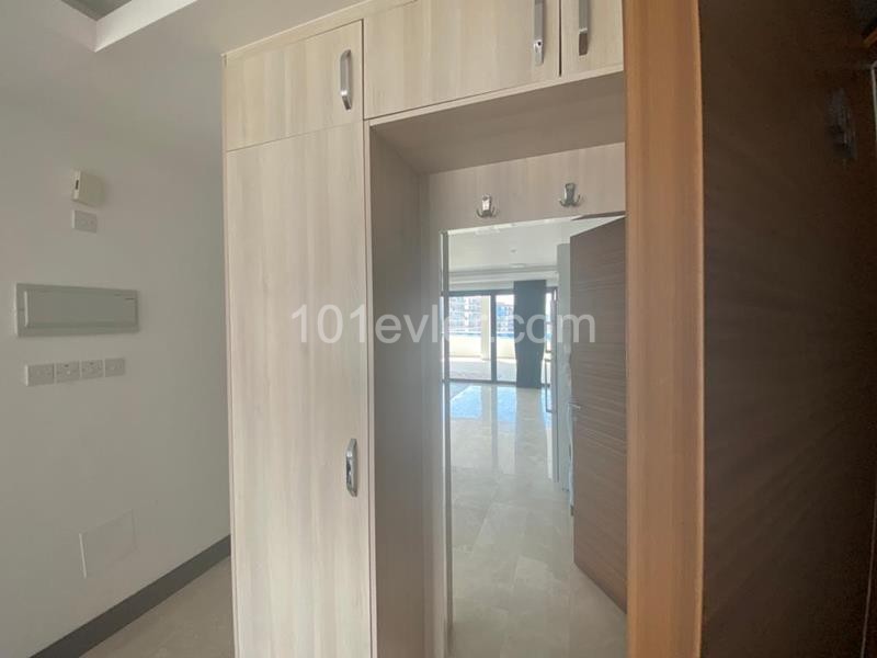 Penthouse In Kyrenia Zentrum Zu Verkaufen 2 1 ** 