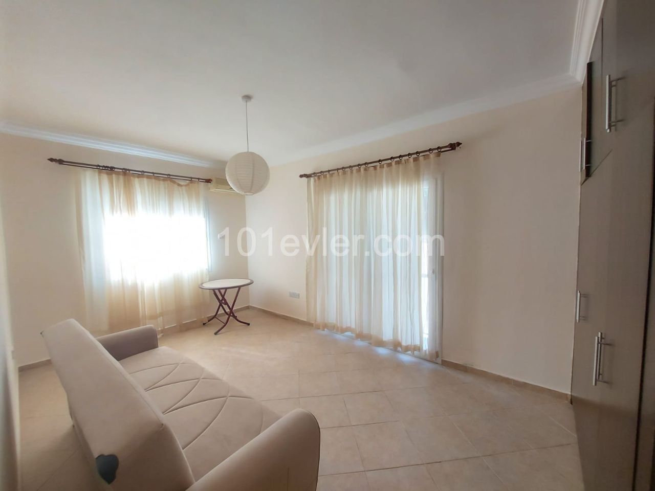 3+1 Flat with Shared Pool in a Garden Complex in Edremit, Girne