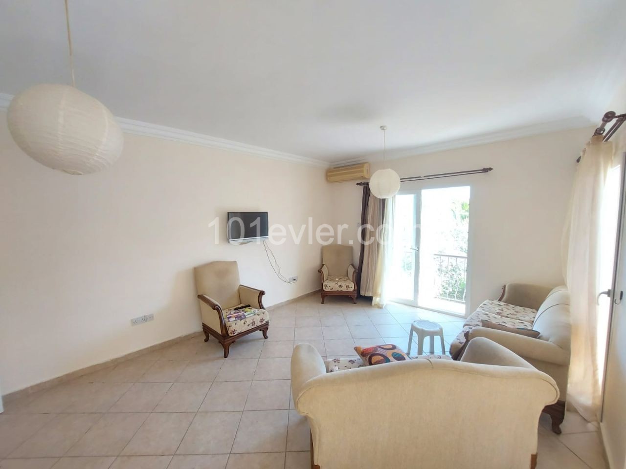 3+1 Flat with Shared Pool in a Garden Complex in Edremit, Girne