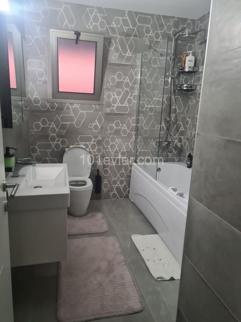 Girne Merkez Satılık Penthouse 3 1