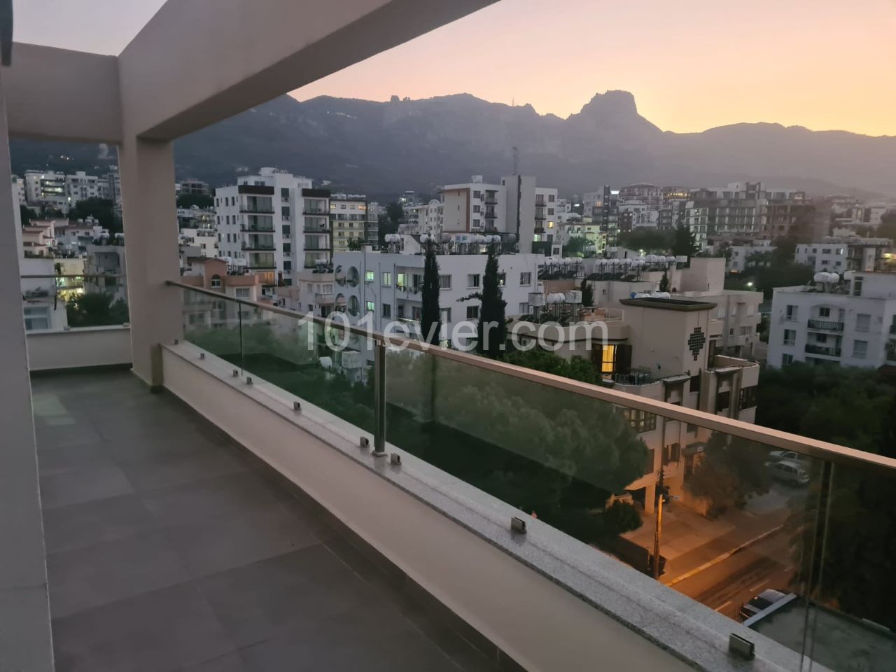 Girne Merkez Satılık Penthouse 3 1