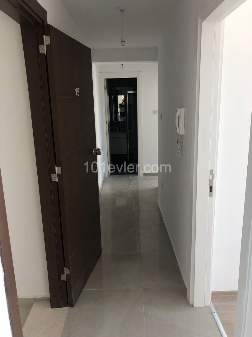 Girne Merkez'de Kiralık EŞYASIZ SIFIR 2+1 Daire