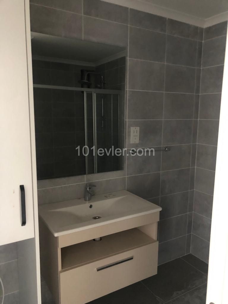 Girne Doğanköy'de YENİ Havuzlu Site İçerisinde Kiralık EŞYALI 2+1 Daire