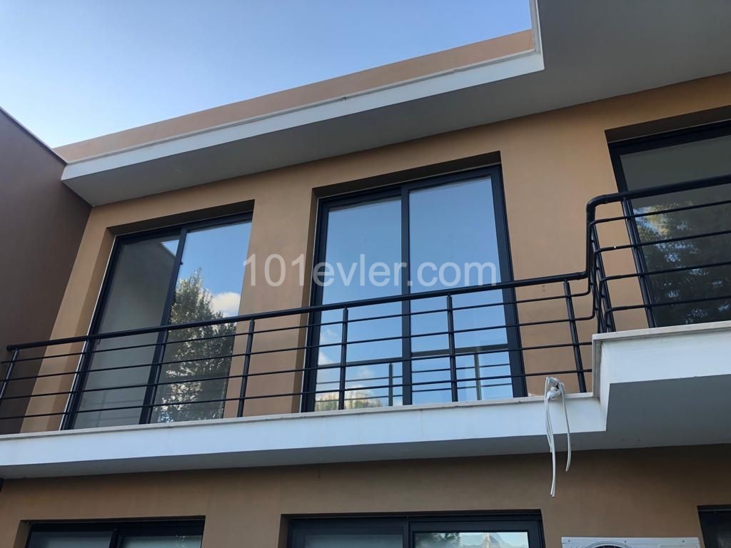 Girne Doğanköy'de YENİ Havuzlu Site İçerisinde Kiralık EŞYALI 2+1 Daire