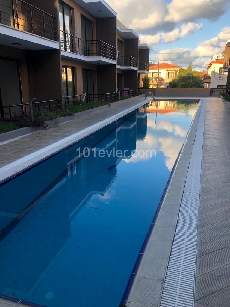 Girne Doğanköy'de YENİ Havuzlu Site İçerisinde Kiralık EŞYALI 2+1 Daire