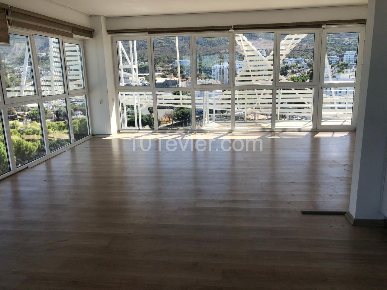 Girne Merkez Kiralık Daire 3 1