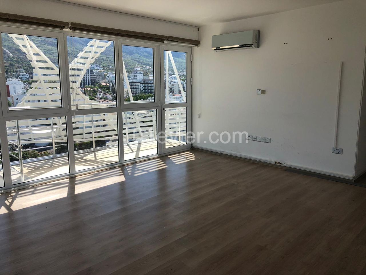 3 Bedroom Flat for sale 100 m² in Girne Merkez, Girne, North Cyprus