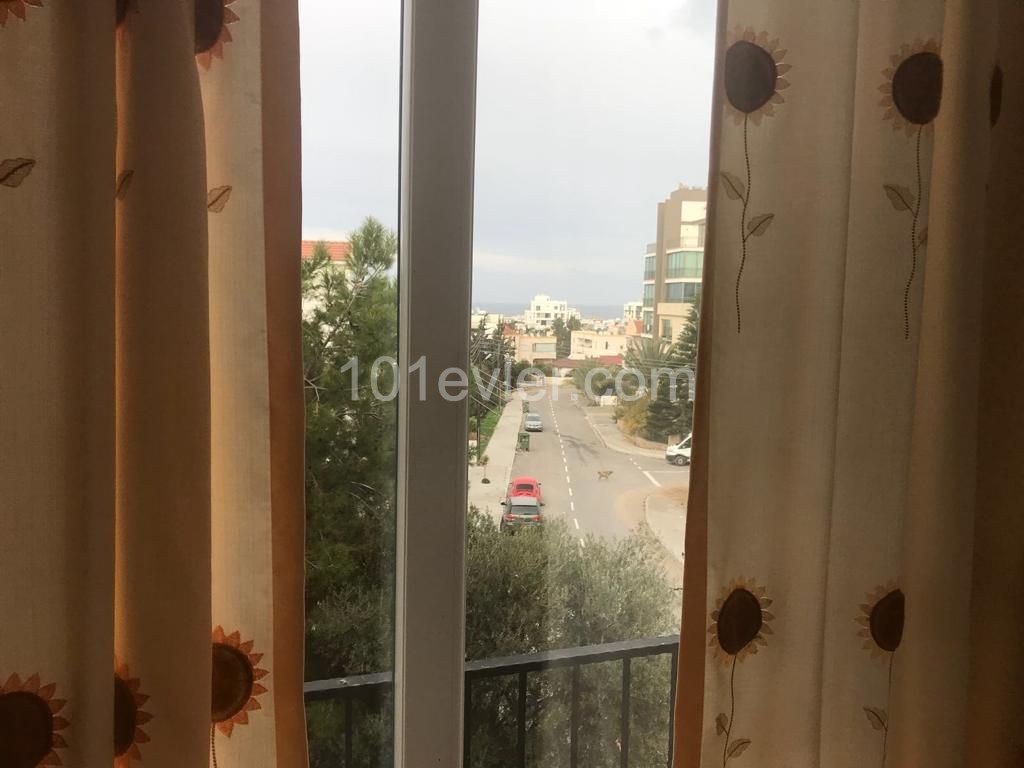 Möblierte 2 + 1 Wohnung zur Miete im Zentrum von Kyrenia ** 