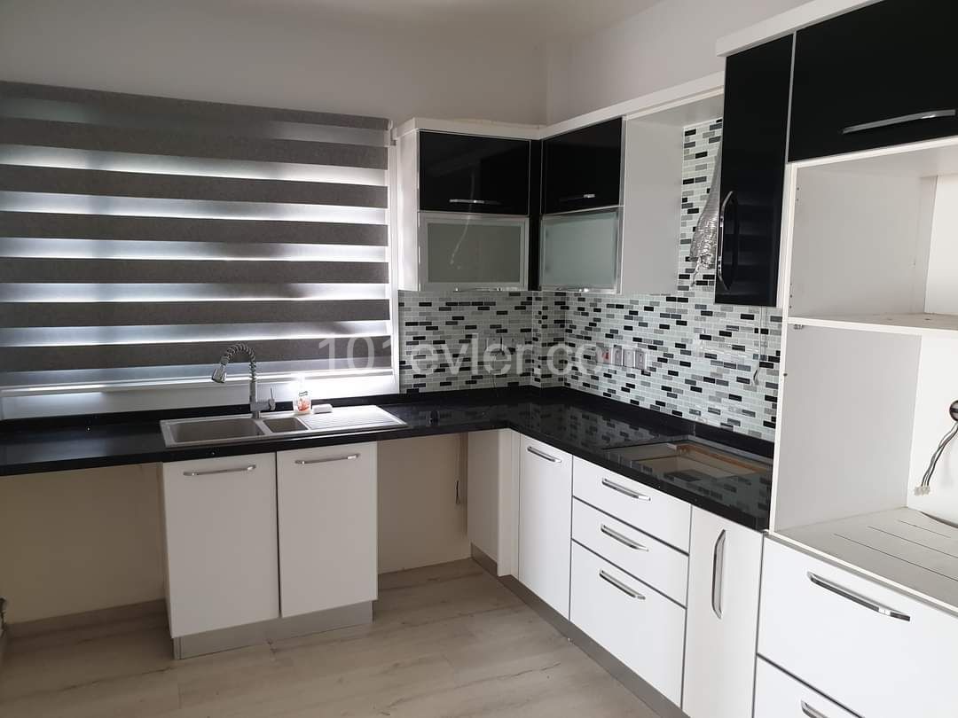 Penthouse 3+1 Zu Verkaufen In Nikosia Yenikent ** 