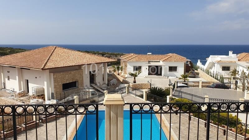 Kyrenia Esentepe Villa For Sale 5+1