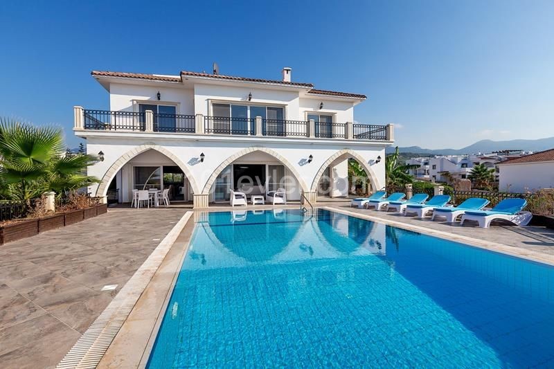 5+1 Villa Zum Verkauf In Kyrenia Esentepe ** 