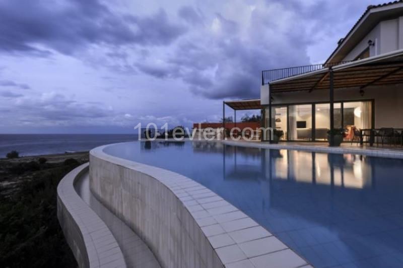 Kyrenia Esentepe Villa For Sale 7+1