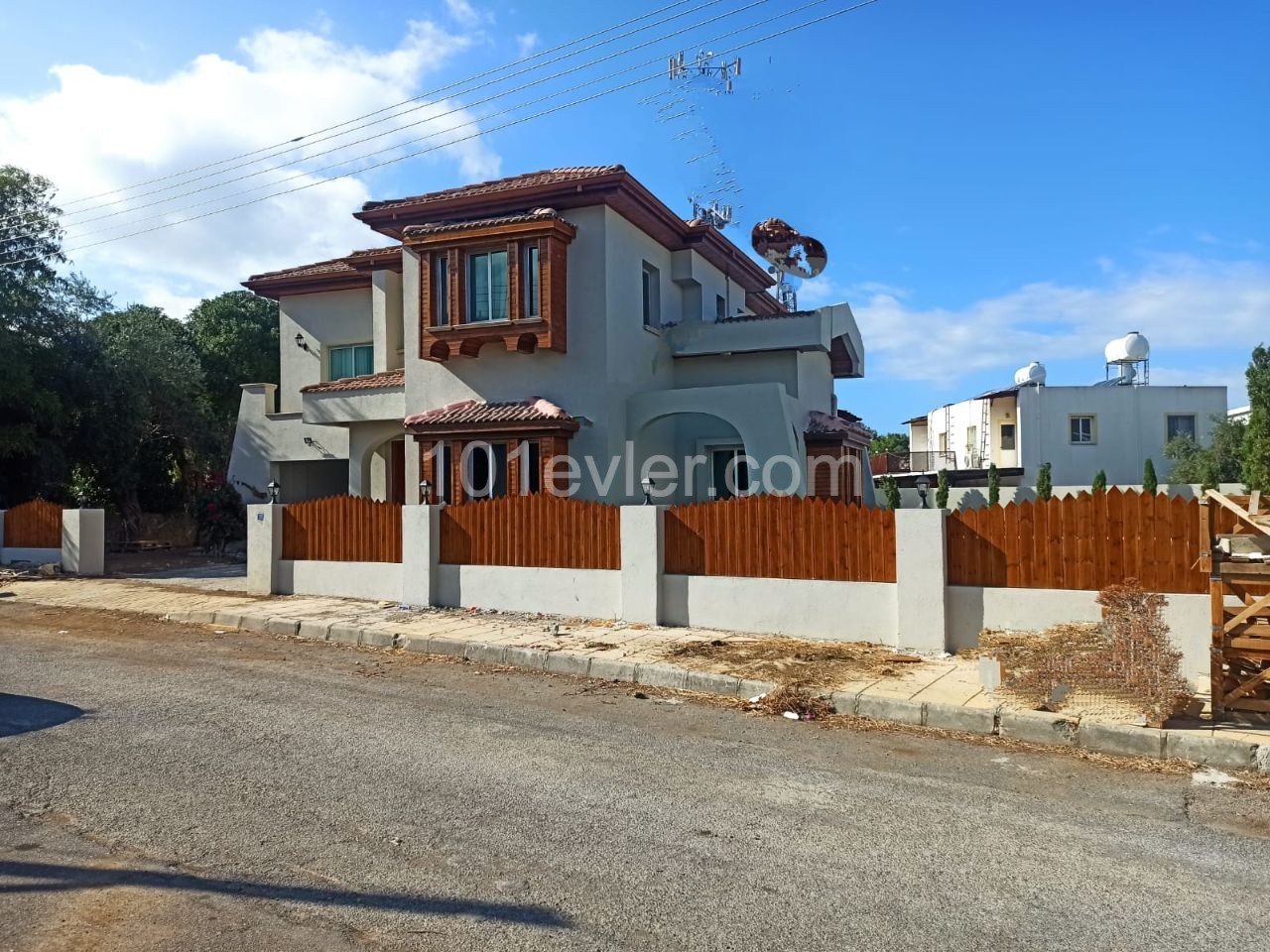 Kyrenia Karaoglanoglu Villa For Sale 3+2