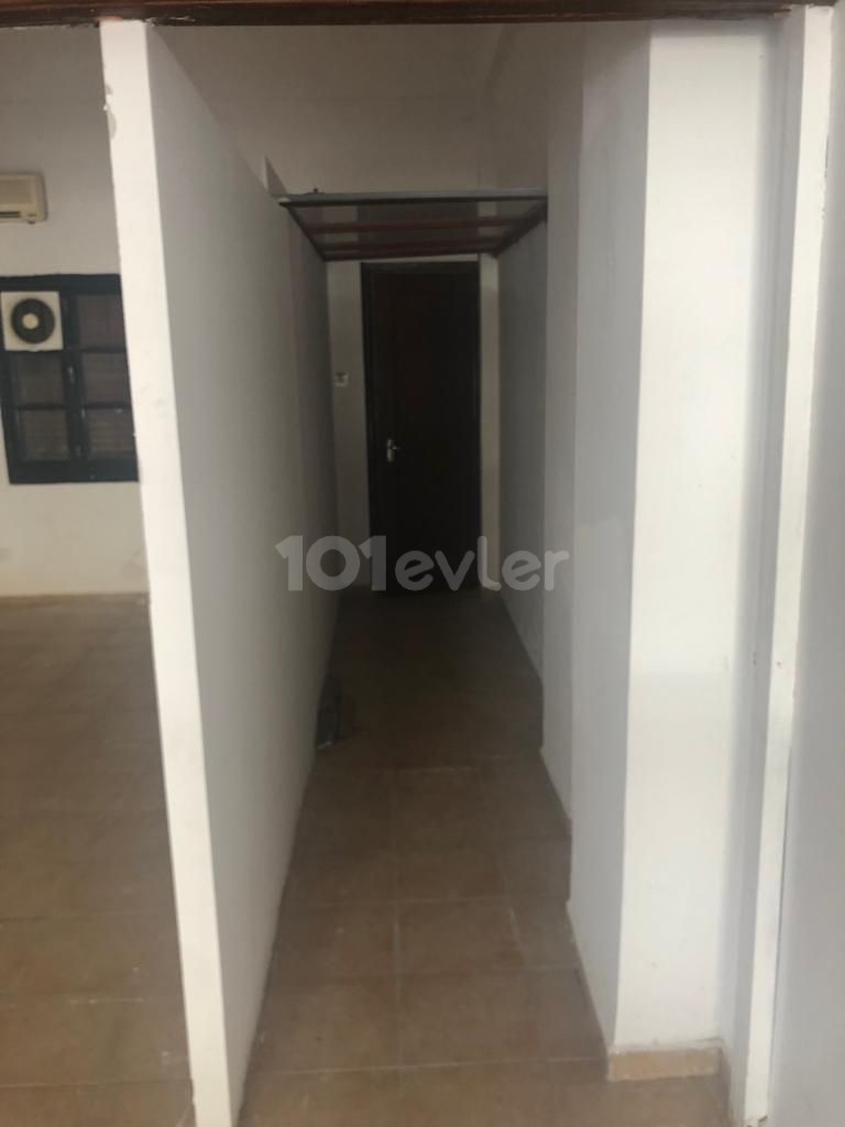 Girne Merkez Kiralık Ofis Dükkan