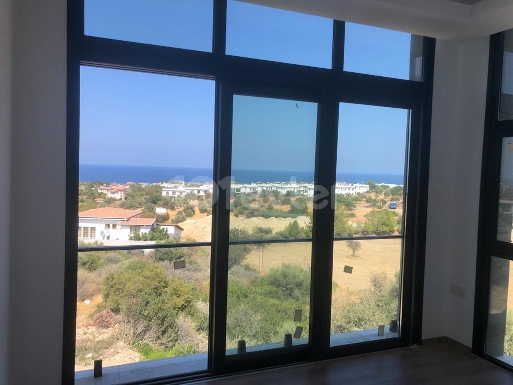 Girne Yeşiltepe Satılık Villa 4+1