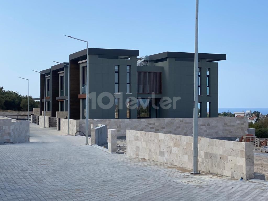 Girne Yeşiltepe Satılık Villa 4+1