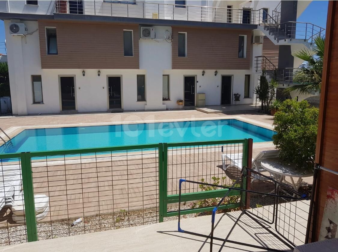 Girne / Karaoğanoğlu Site İçi Günlük Kiralık 1+1 Daire