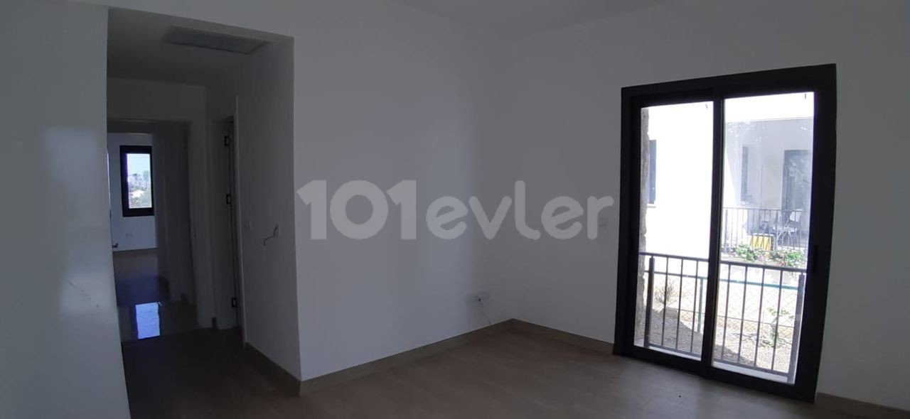 Kyrenia Zeytinlik Flat For Sale 2+1