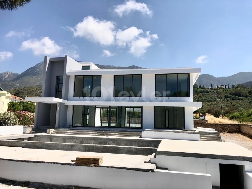 Villa Zum Verkauf In Kyrenia Doganköy 3 + 1 ** 