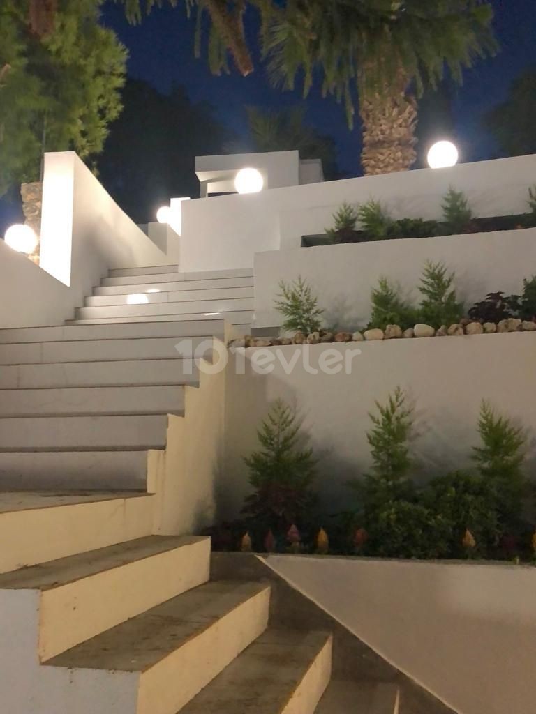 Girne Yukarı Girne Satılık Villa 4+1