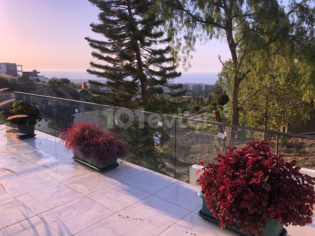 Kyrnia Upper Kyrenia Villa For Sale 4+1