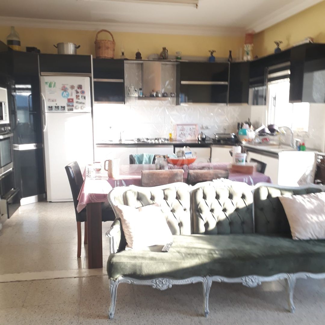 Nicosia Kucuk Kaymakli Flat For Sale 3+1