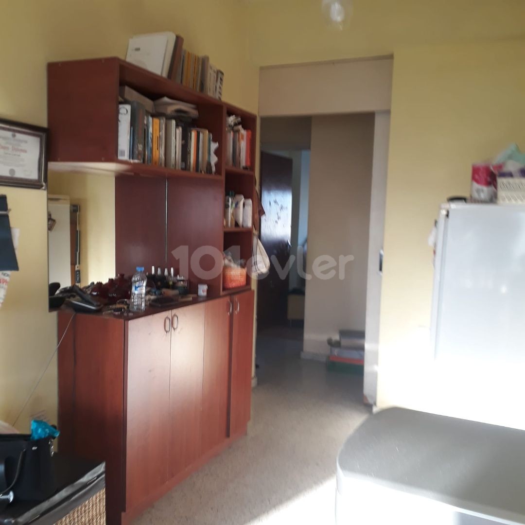 Nicosia Kucuk Kaymakli Flat For Sale 3+1