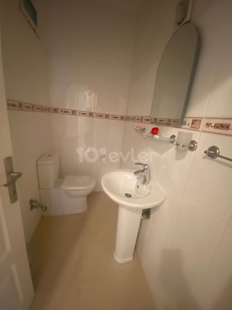 3+1 Flat for Rent Near Barbaroslar Market in Kyrenia Center