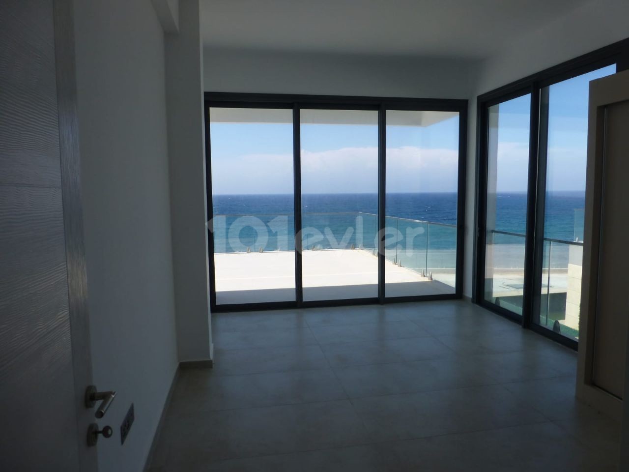 Kyrenia Karsyaka Seafront Villa For Sale 4+1