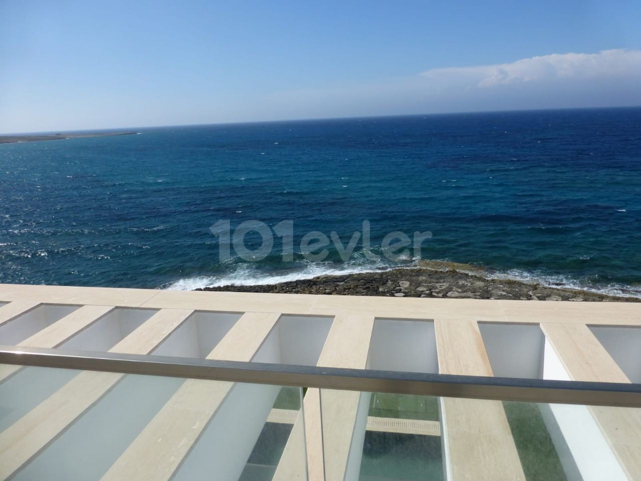 Kyrenia Karsyaka Seafront Villa For Sale 4+1