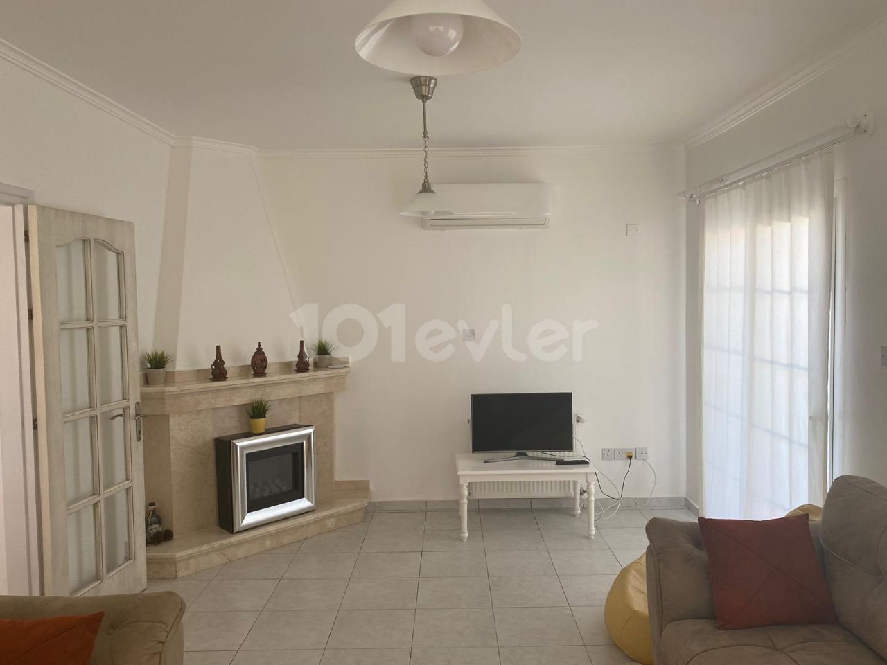 Short Term Rental Villa with Private Pool in Karsiyaka, Girne