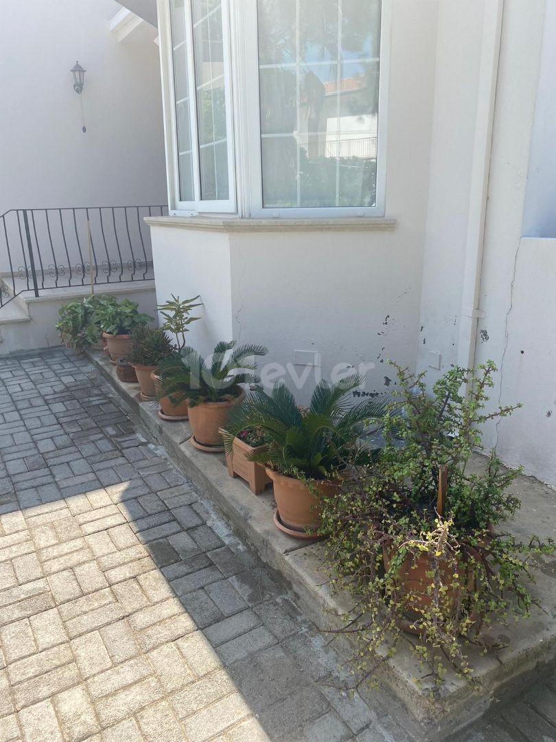 Girne Karşıyaka'da Özel Havuzlu Kısa Dönem Kiralık Villa