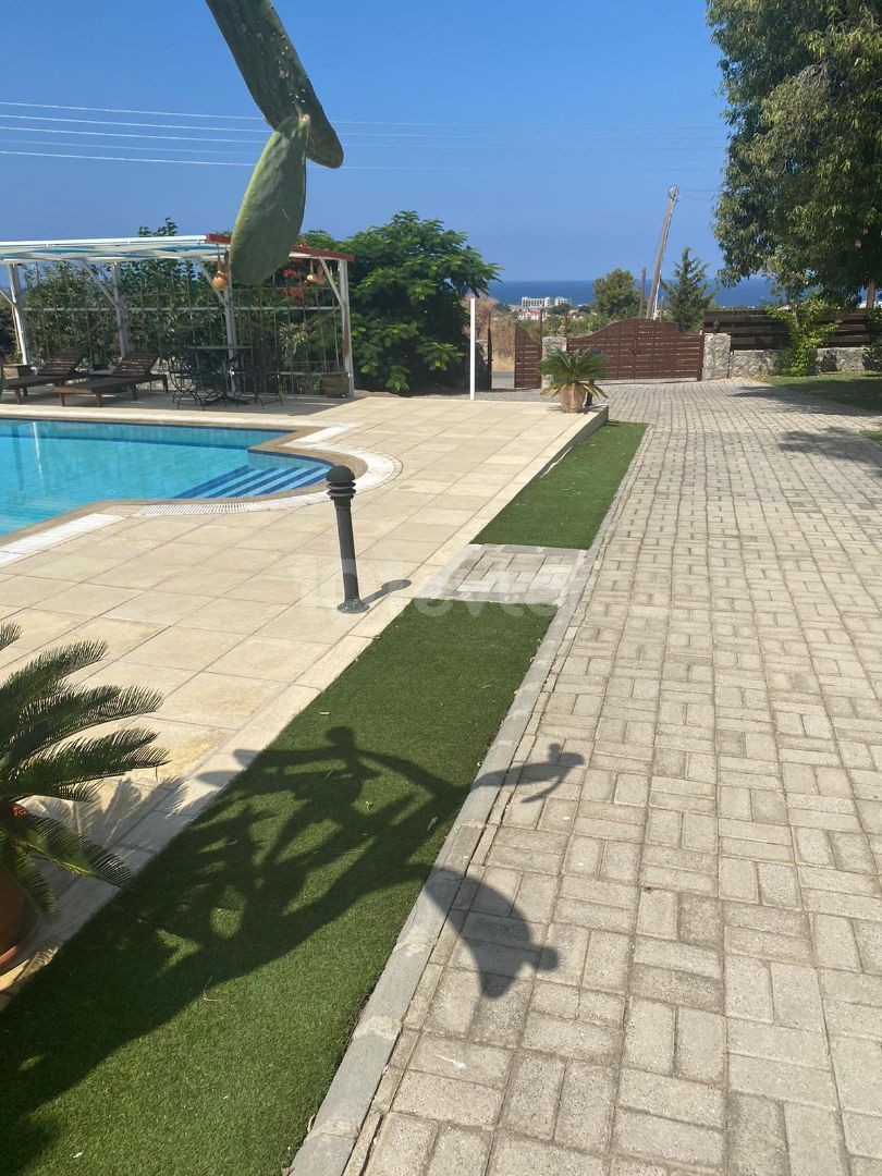 Kurzzeitmiete Villa mit privatem Pool in Kyrenia Karsiyaka ** 