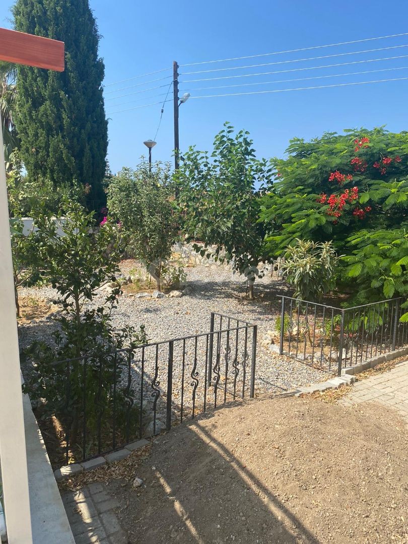 Girne Karşıyaka'da Özel Havuzlu Kısa Dönem Kiralık Villa