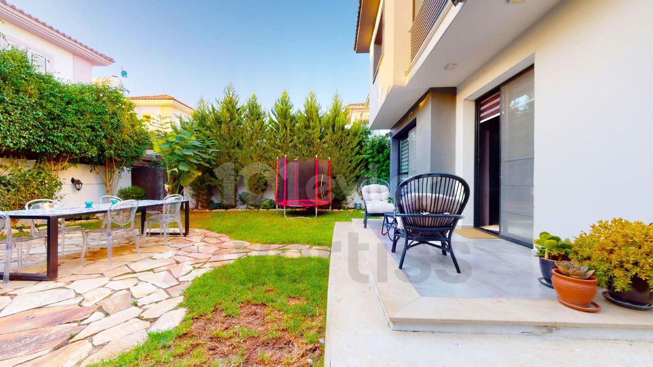 Villa Zu Verkaufen In Nikosia Yenikent 3 + 1 ** 