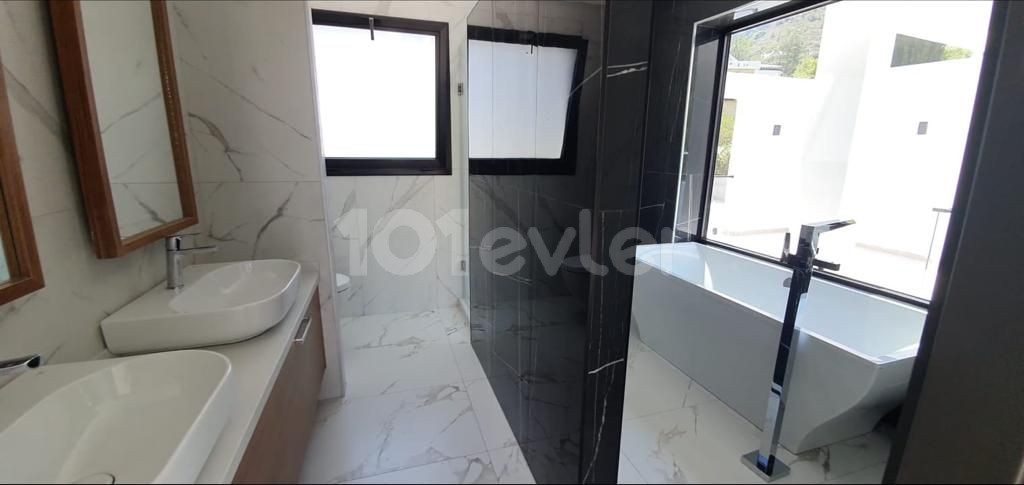 Girne Bellapais Satılık Villa 5+2