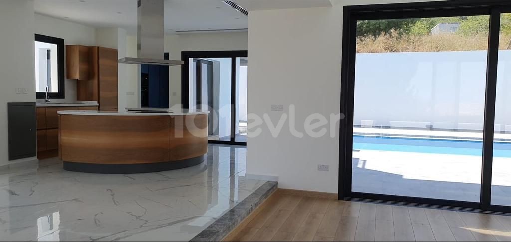 Girne Bellapais Satılık Villa 5+2