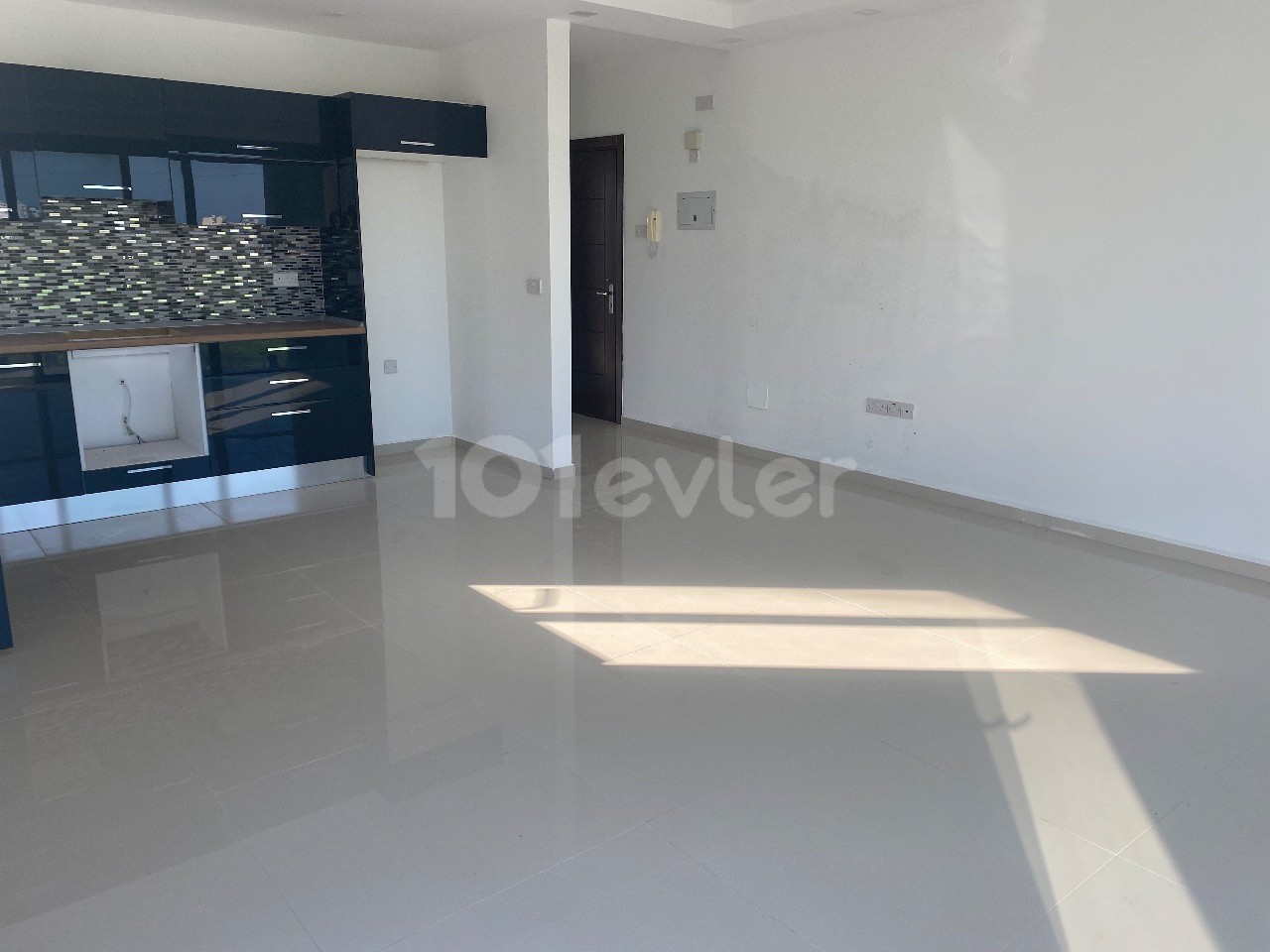 2+1 Unfurnished Flat for Rent in Kyrenia Alsancak