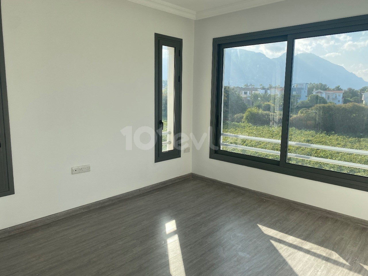 2+1 Unfurnished Flat for Rent in Kyrenia Alsancak