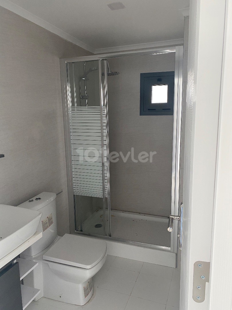 Girne Alsancak Özel Teras Kullanım Alanlı Kiralık EŞYASIZ 2+1 Daire