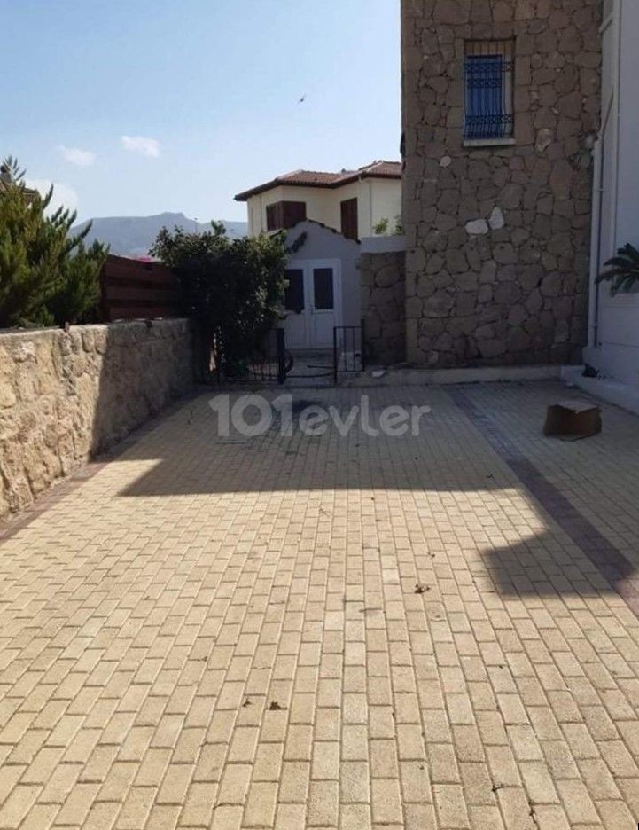 Kyrenia Catalkoy Villa For Sale 4+1