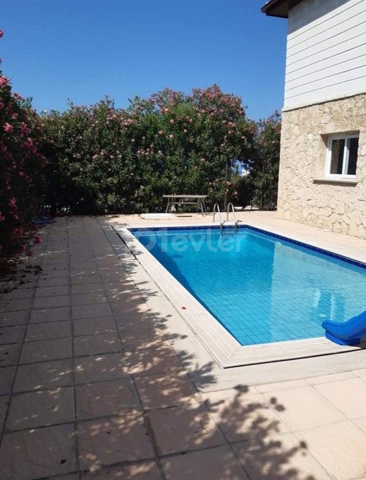 Kyrenia Catalkoy Villa For Sale 4+1
