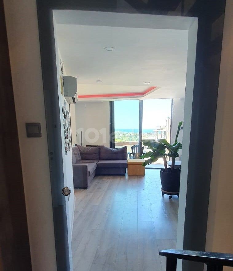 Girne Yukarı Girne Satılık Dubleks Penthouse 2+1