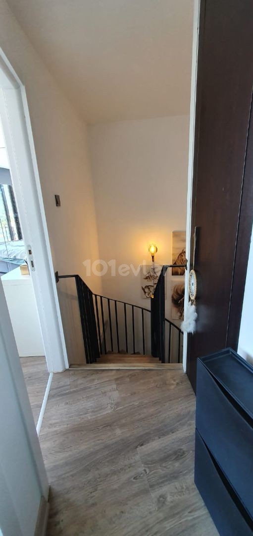 Zu verkaufen Duplex Penthouse 2+1 in Kyrenia Yukari Kyrenia