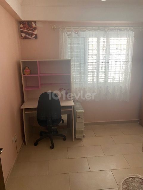 Girne Merkez Kiralık 3+1 Eşyalı Daire