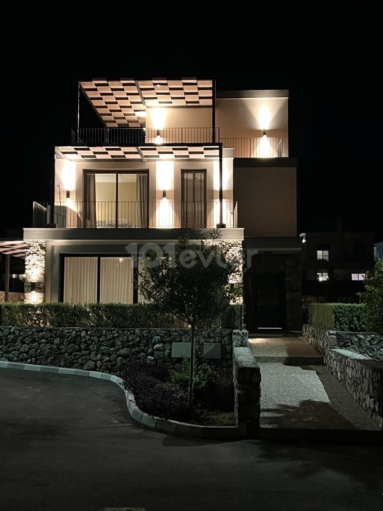 Kyrenia Alsancak 3+1 Villa For Sale