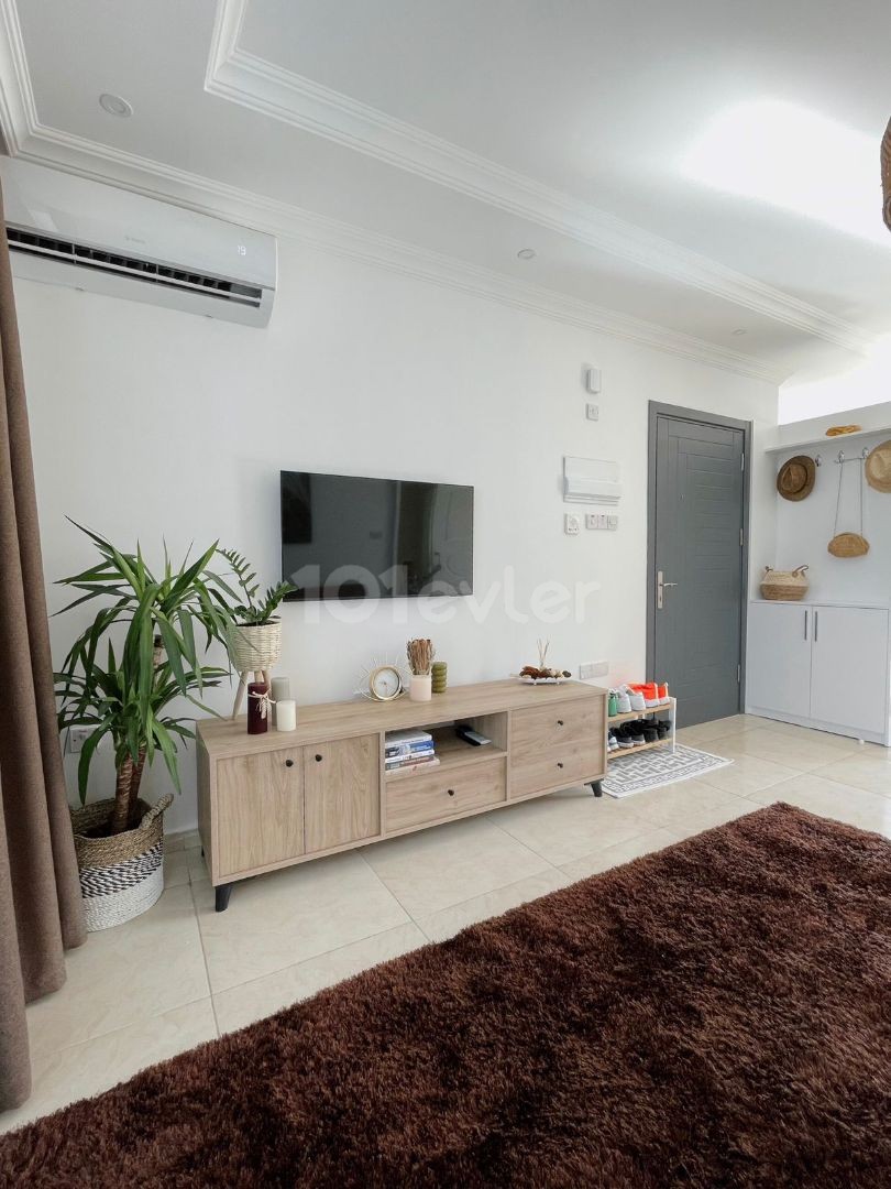 2+1 Flat For Sale in Kyrenia Alsancak