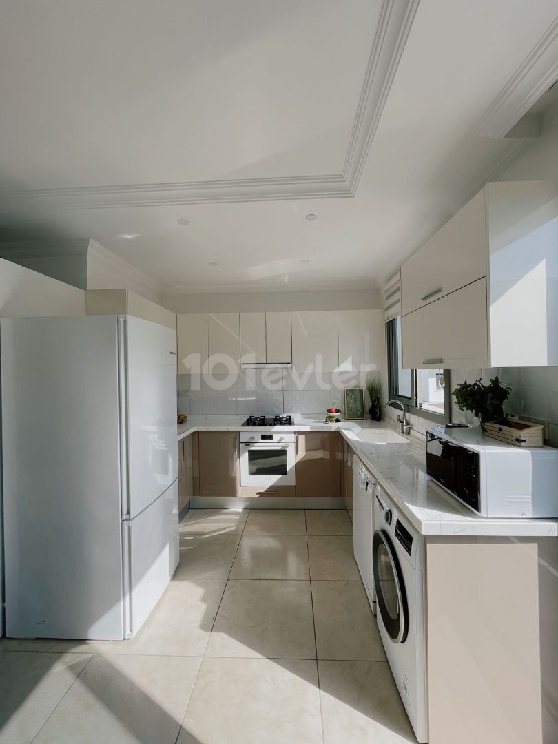 2+1 Flat For Sale in Kyrenia Alsancak