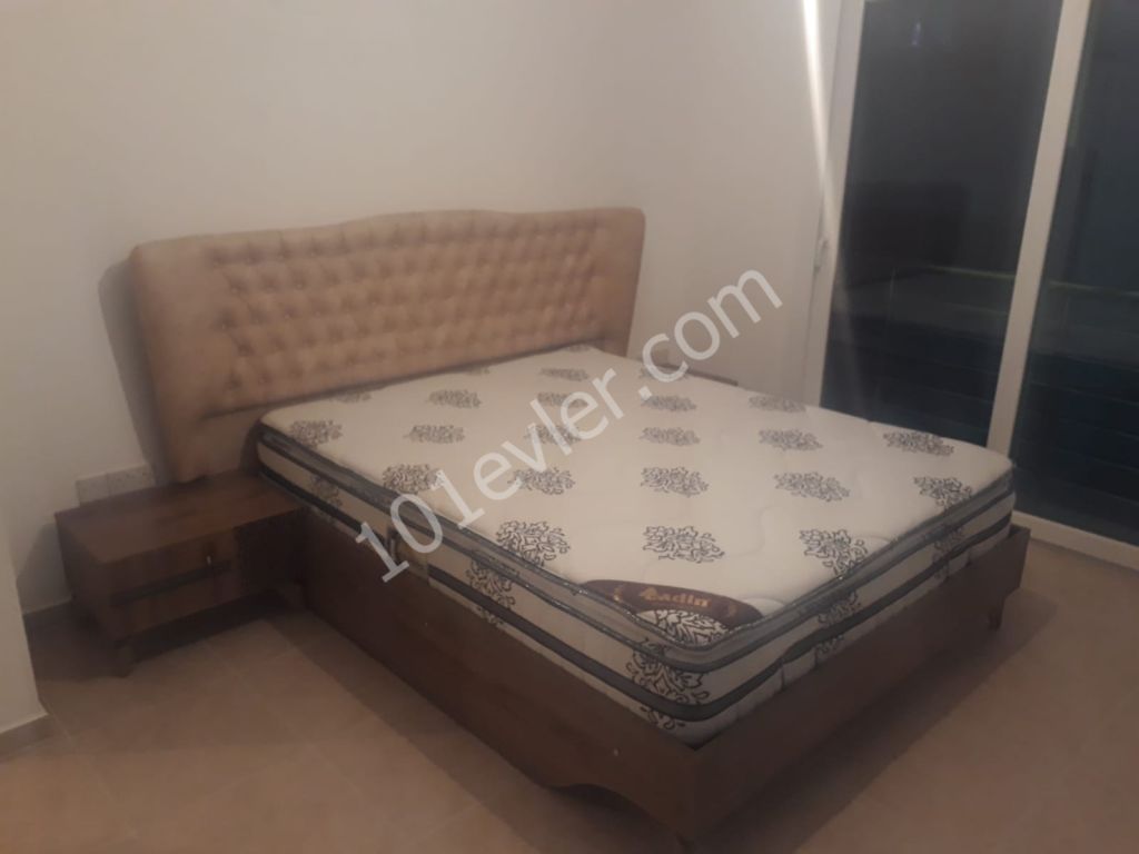 Girne merkezde sulu çember yakınında sıfır eşyalı 2+1 daire